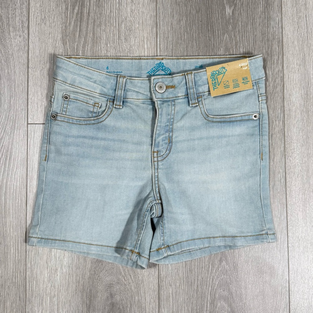 Thereabouts Light Wash Girls' Midi Short Jeans. 6 Reg.